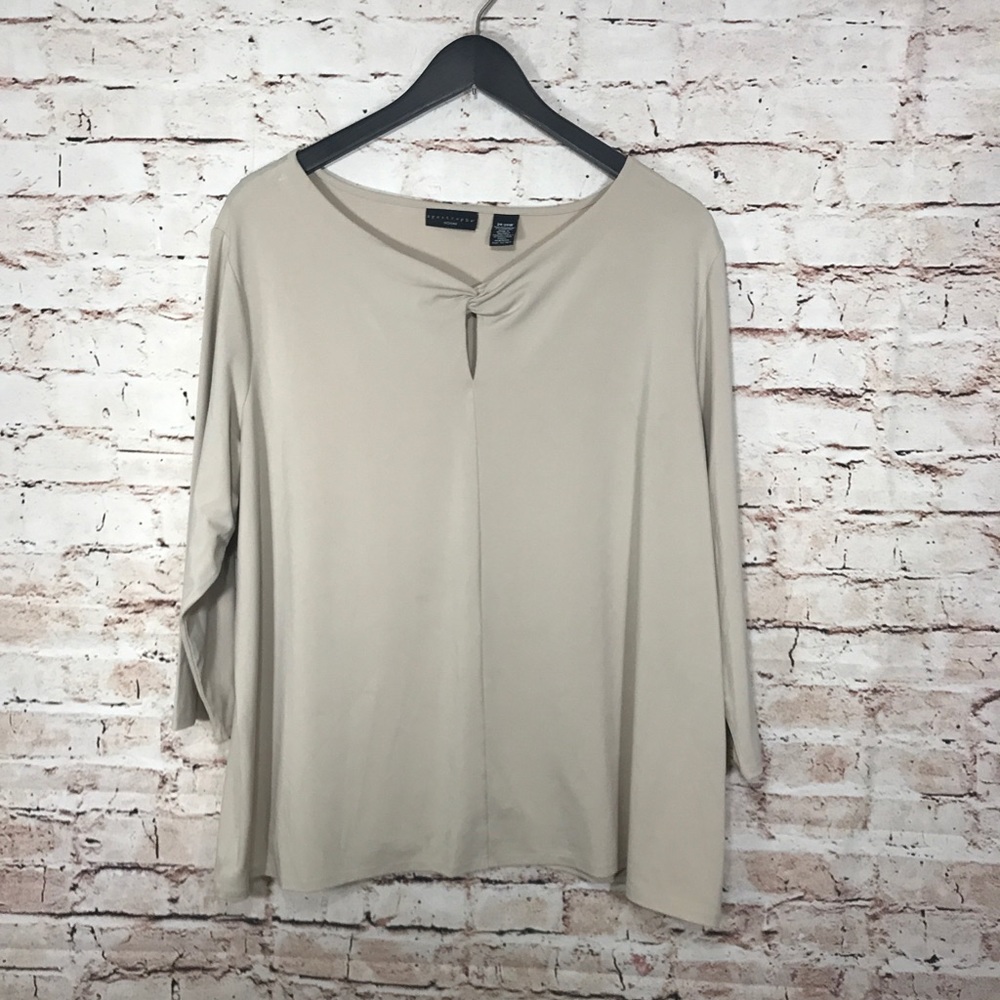 Plus Size Apostrophe Woman Tan Top Size: 24-26W